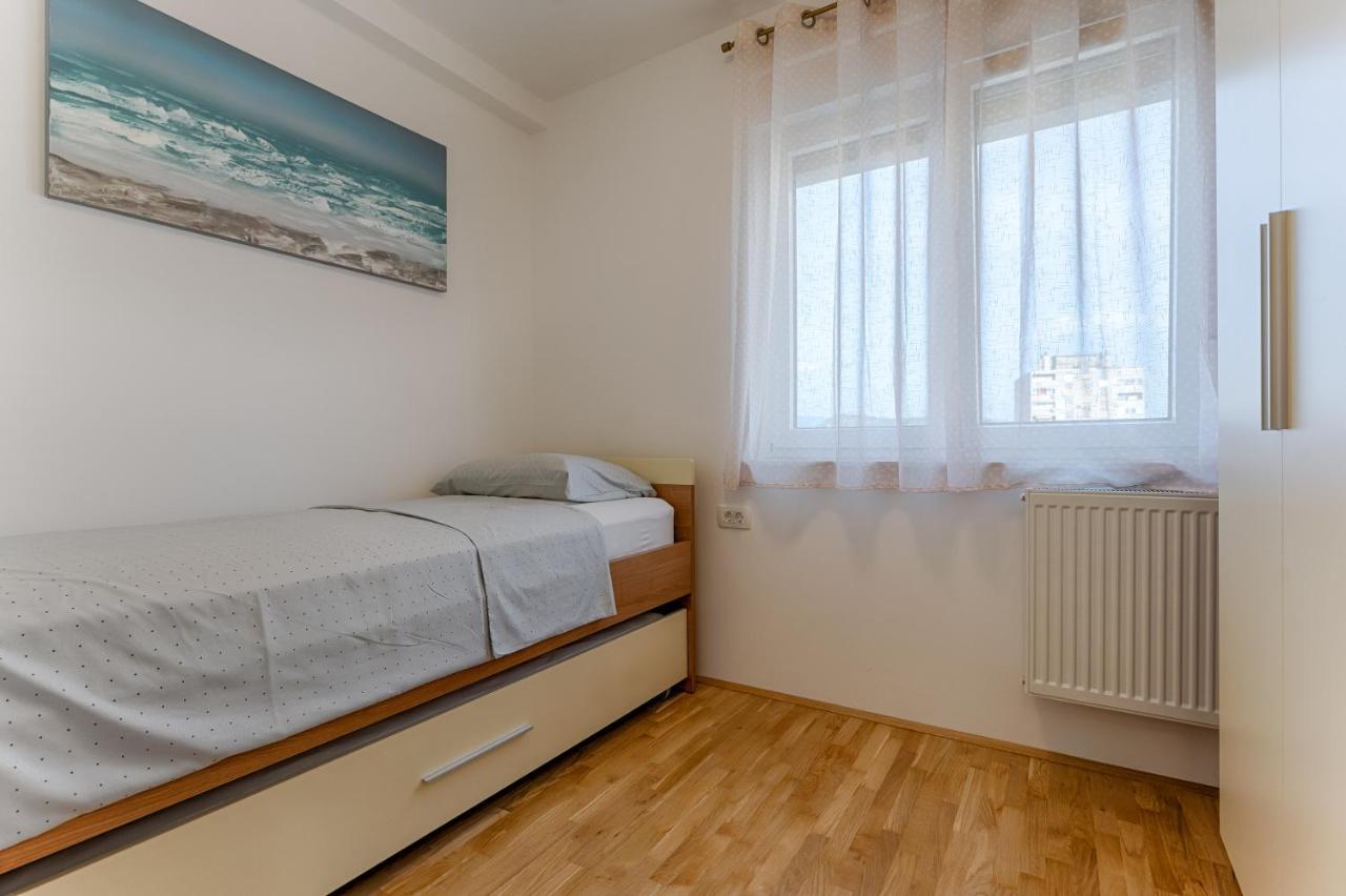 רייקה Two Bedroom Apartment Paris מראה חיצוני תמונה